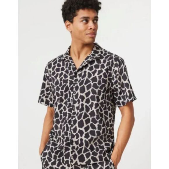 Outdoor Voices SolarCool Camp Collar Shirt in Giraffe Size XS - Picture 1 of 4